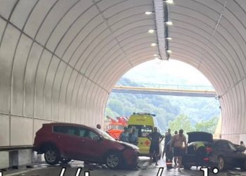 В ДТП с иномарками в тоннеле в Сочи пострадали два человека