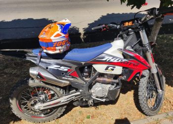 На Кубани подросток на мотоцикле врезался в иномарку