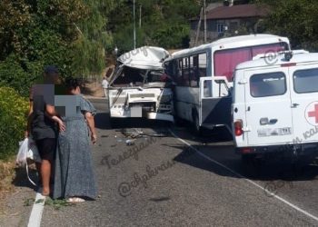 В ДТП с двумя автобусами на Кубани пострадали пять человек