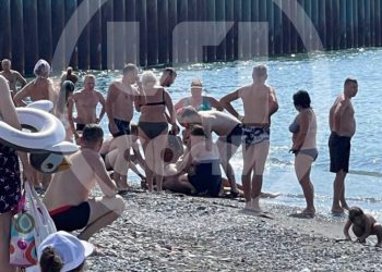 На пляже в Сириусе утонул мужчина