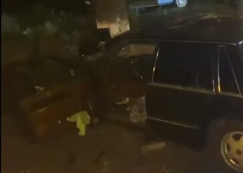 На Кубани водитель Volvo врезался в дерево и погиб