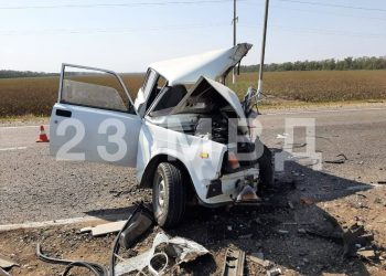 В ДТП с Land Rover на Кубани погибли водитель и пассажир «семерки»