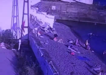 На Кубани ревнивец 15 раз ударил ножом отдыхавшую на пляже девушку