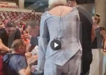 В Сочи Ирина Круг на концерте спасла зрителя, который обнял ее за талию