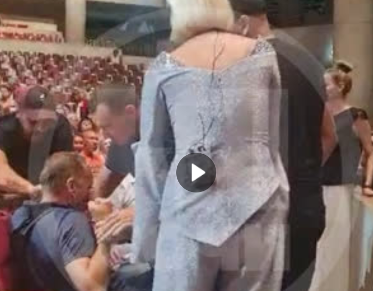 В Сочи Ирина Круг на концерте спасла зрителя, который обнял ее за талию