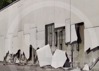 В Сочи легковушка “прочесала” золотую облицовку на трассе