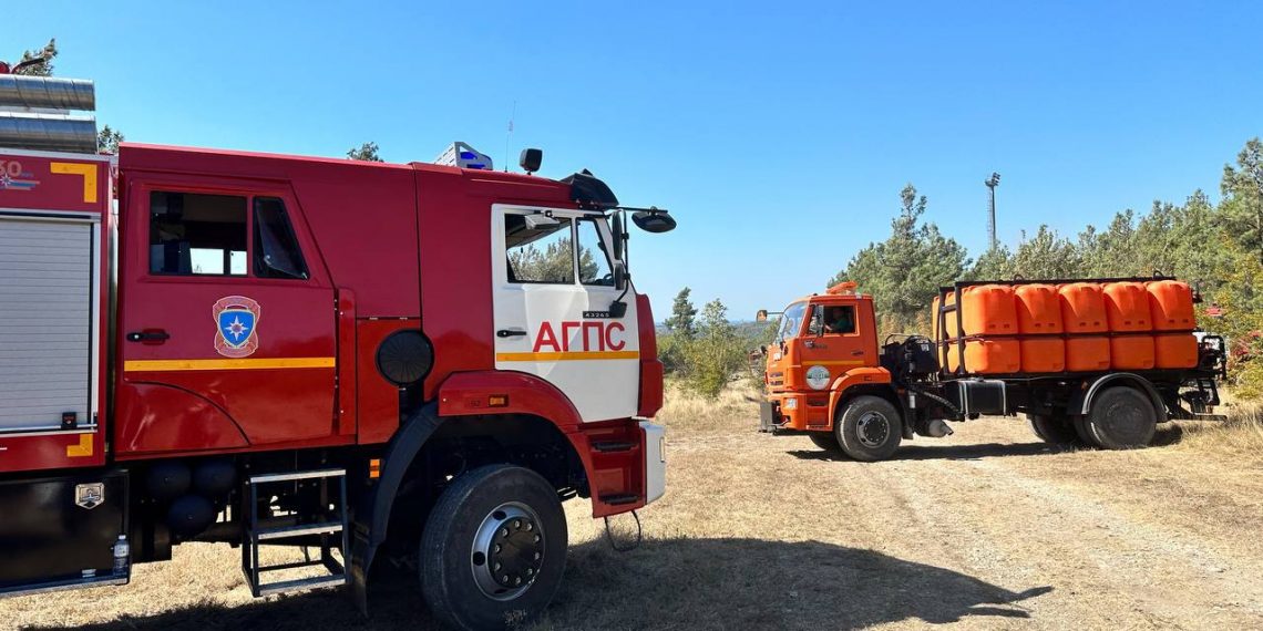 В Геленджике потушили крупный пожар