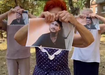 В Краснодаре бабушки порвали Моргенштерна*