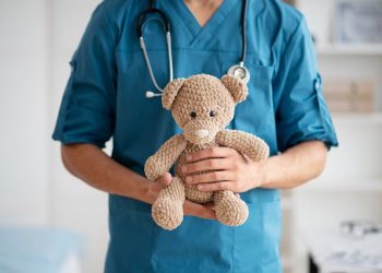 Оказавшуюся при смерти после купания в Сочи девочку доставят в лучшую больницу