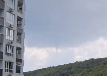 В Туапсе заметили смерч