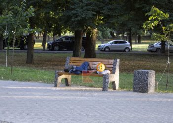 Краснодарцы пожаловались на спящих на улице людей