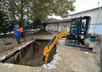 В Сочи продолжают устранять последствия прорыва на водоводе