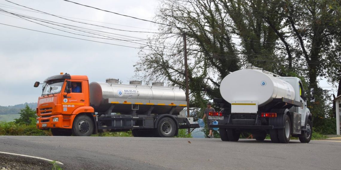 В Сочи произошла авария на водоводе, снабжающем три района