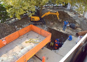 На поврежденном водоводе в Сочи начались сварочные работы