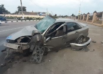 На Кубани пьяный водитель врезался в ЛЭП и покалечил пассажира