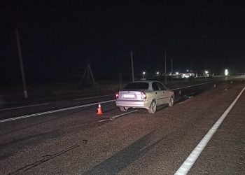 На Кубани пешеход попал под колеса двух автомобилей и погиб