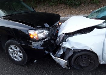 В ДТП с тремя авто на сочинской трассе пострадали мужчина и ребенок