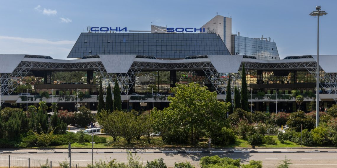 В аэропорту Сочи скопились большие очереди из-за сбоя в системе Leonardo