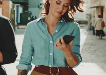 Актриса Агата Муцениеце показала свое женское добро на отдыхе в Сочи