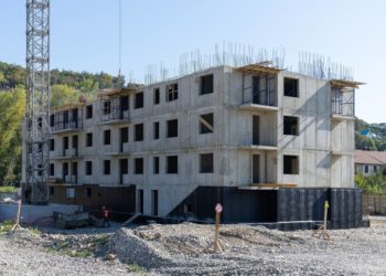 В Сочи строят дом для людей, живущих в аварийном жилье