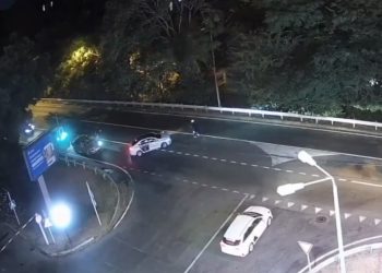 В Сочи таксист сбил доставщика на мопеде