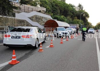 В ДТП в Сочи погиб разворачивавшийся через сплошную водитель