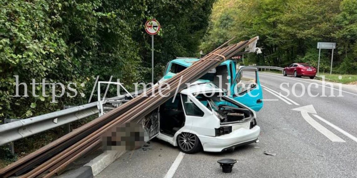 Погибшему в ДТП с грузовиком в Сочи водителю «Лады» было 19 лет