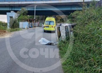 В ДТП в Сочи погиб водитель опрокинувшейся «семерки»