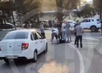 В Сочи легковушка сбила сотрудника ДПС