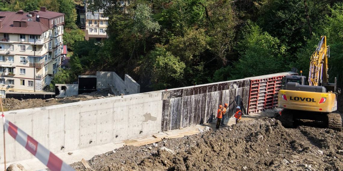 На месте оползня на Макаренко в Сочи завершаются работы