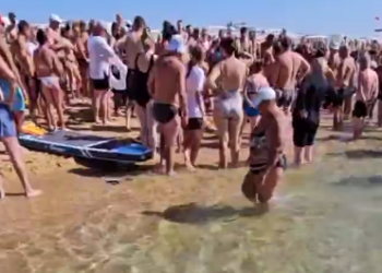 В Анапе на пляже «Венера» откачали утонувшего отдыхающего