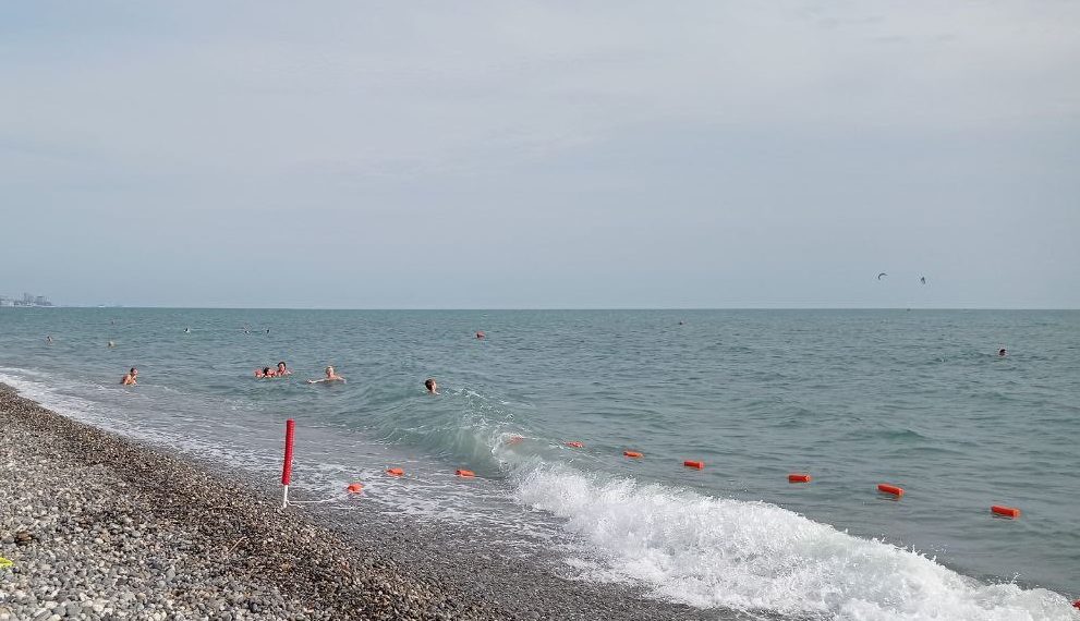 В Сочи все пляжи закрыли для купания 9 сентября