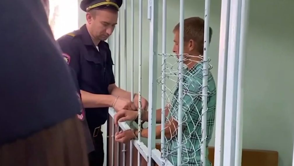 На Кубани на два месяца арестовали сибиряка, облившего девушку кислотой