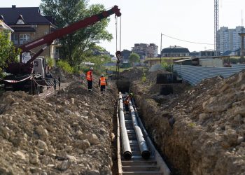 В Лазаревском районе Сочи прокладывают сети теплоснабжения