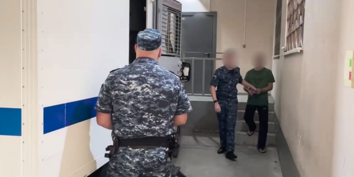 Сочинцу, чьи три собаки напали на женщину, предъявили обвинение