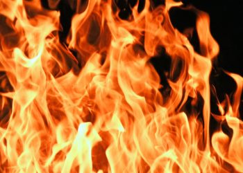 Из горящего дома в Сочи эвакуировали 50 человек