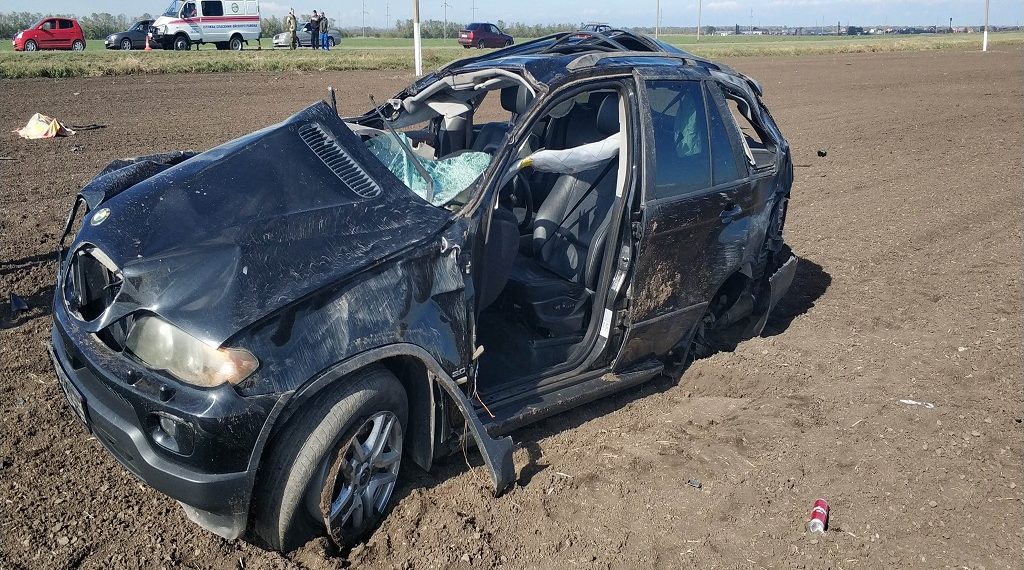 В ДТП с опрокинувшимся авто на Кубани погиб водитель