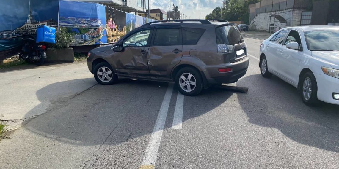 В ДТП с Mitsubishi в Сочи погиб 18-летний пассажир мопеда
