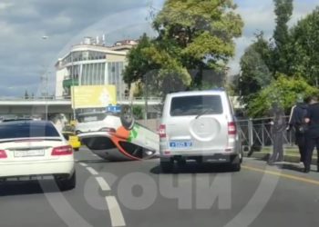 В ДТП с арендованным авто в Сочи пострадал водитель