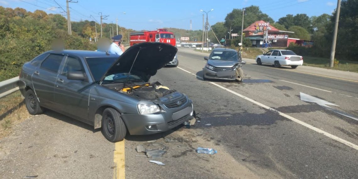 В ДТП с двумя «Ладами» на Кубани пострадал водитель