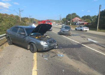 В ДТП с двумя «Ладами» на Кубани пострадал водитель