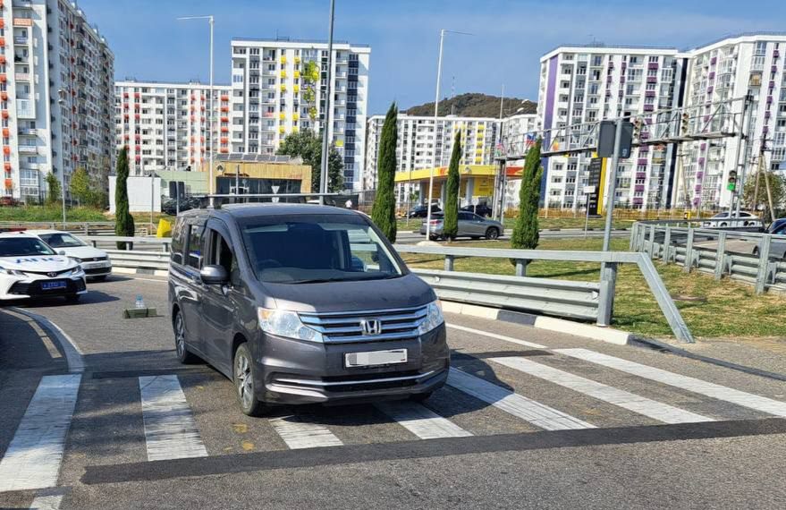 В Сириусе Honda сбила женщину на зебре