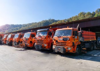 Зимой на дорогах в Сочи будут работать 115 единиц техники