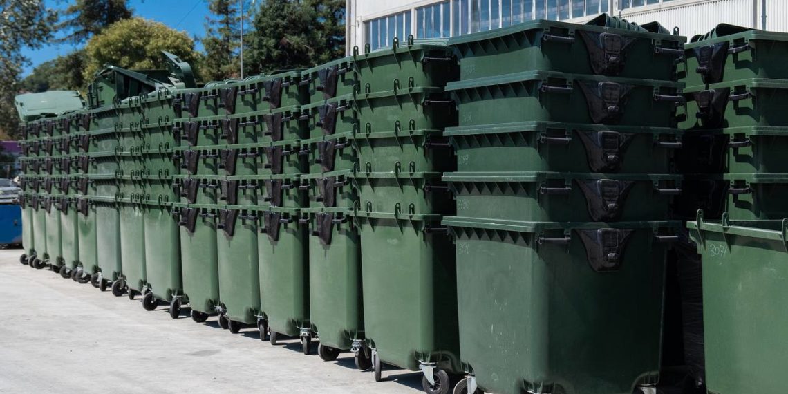 В Сочи закупят около 20 машин для вывоза мусора