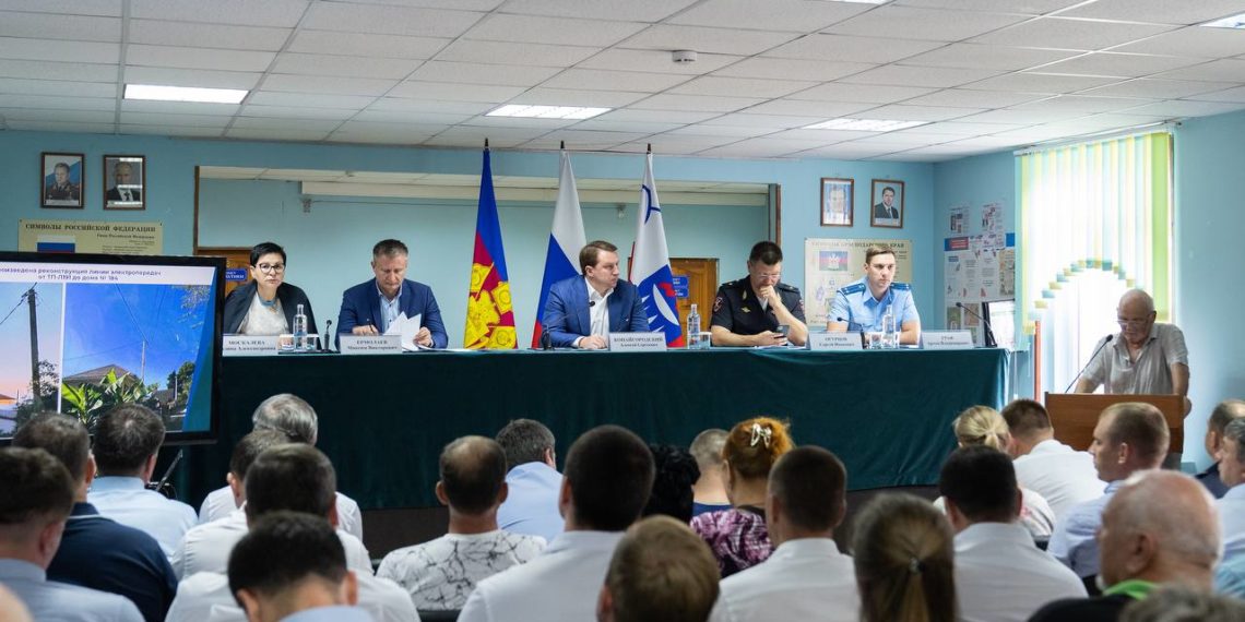 Копайгородский встретился с жителями поселка Чемитоквадже
