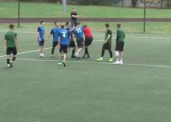 В Краснодаре футболист отправил судью в нокаут за желтую карточку