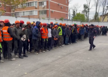 Моё! Нет, моё! Подъемный кран стал причиной драки в Краснодаре