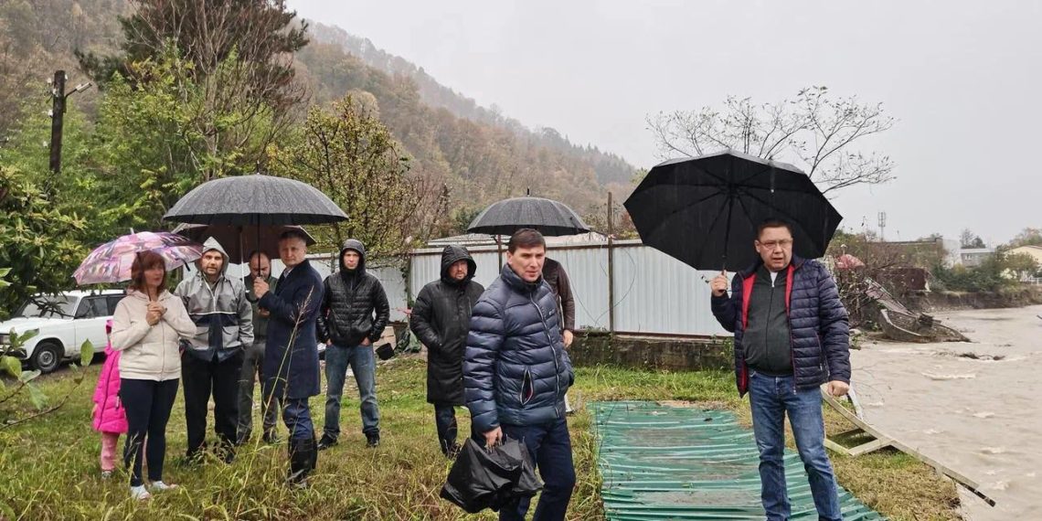 Сочинские реки под контролем: оперативные меры в условиях непогоды