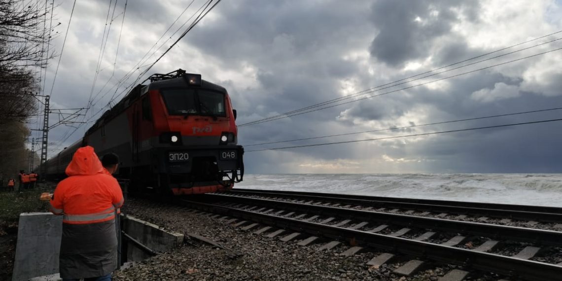 В Сочи пустили первый поезд Адлер – Москва