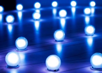 Он не бесполезный — он ночью светится!